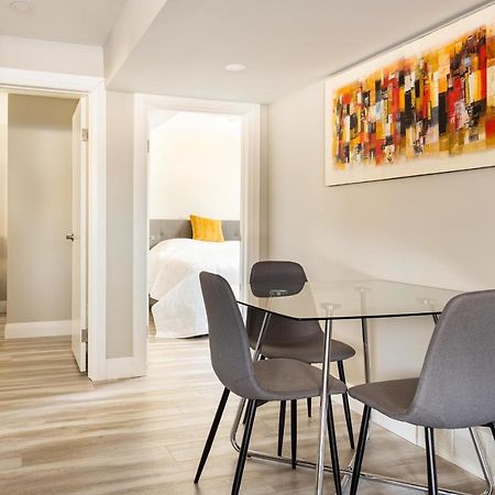 Entire 2 Bedroom Apartment Downtown - U1 Кичънър Екстериор снимка